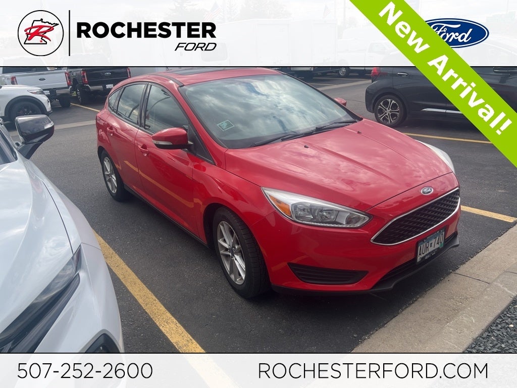 2016 Ford Focus SE w/ Power Moonroof