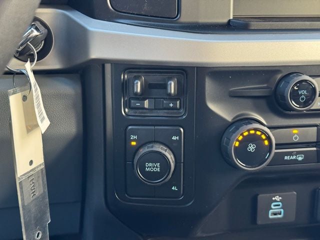 2026 Ford F-550SD w/ Chrome Pkg DRW