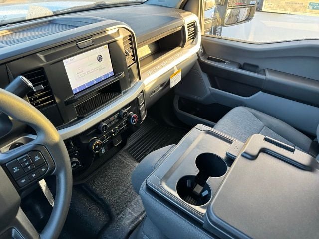 2026 Ford F-550SD w/ Chrome Pkg DRW