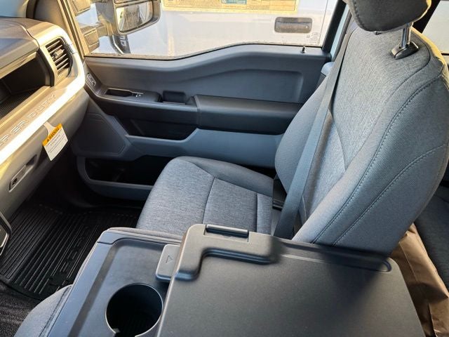 2026 Ford F-550SD w/ Chrome Pkg DRW