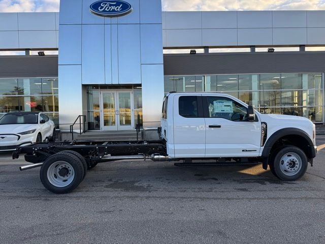 2026 Ford F-550SD w/ Chrome Pkg DRW