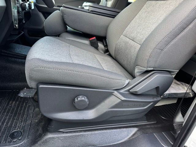 2026 Ford F-550SD w/ Chrome Pkg DRW