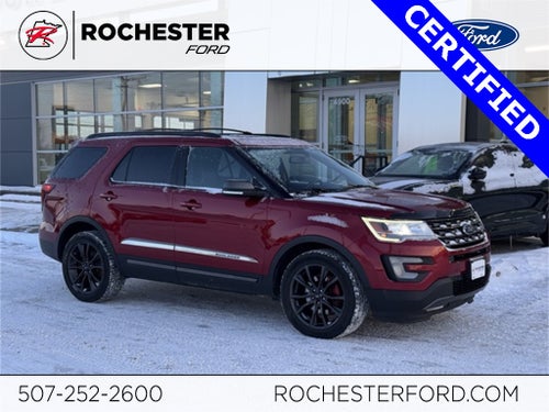 2017 Ford Explorer XLT w/ Twin Panel Moonroof + Tow Package