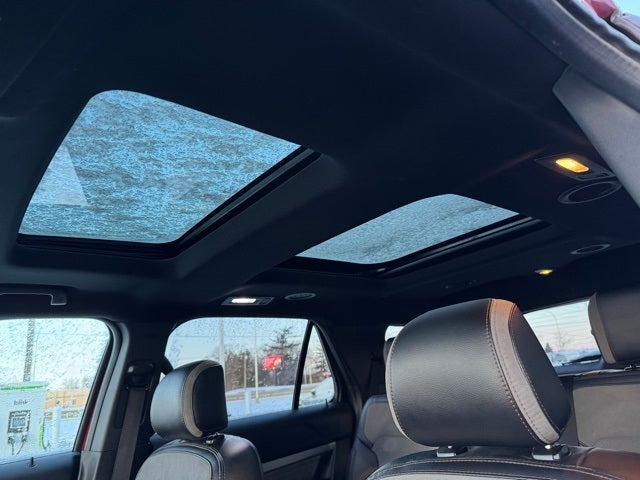 2017 Ford Explorer XLT w/ Twin Panel Moonroof + Tow Package