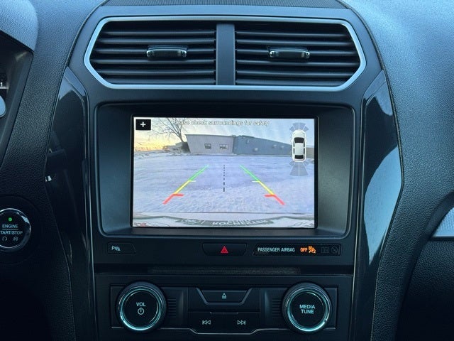 2017 Ford Explorer XLT w/ Twin Panel Moonroof + Tow Package