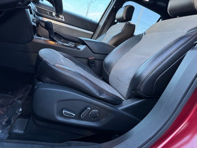 2017 Ford Explorer XLT w/ Twin Panel Moonroof + Tow Package