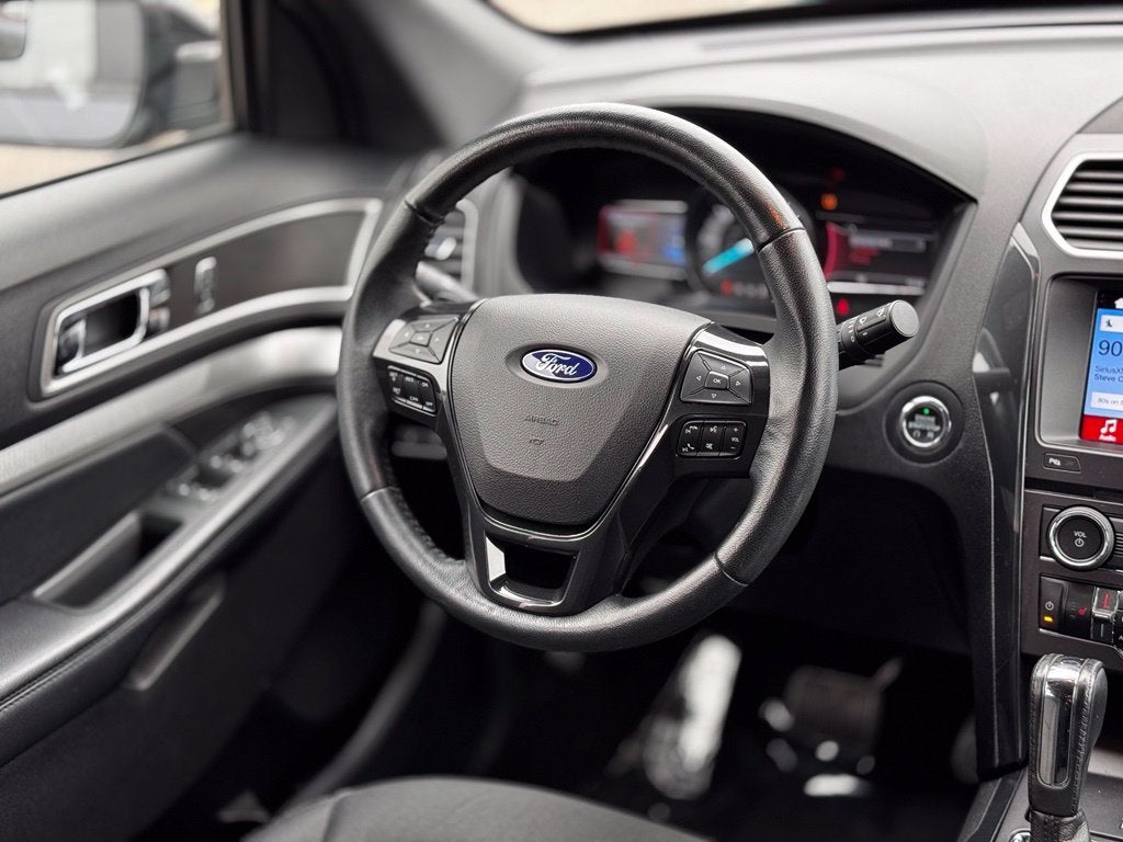2017 Ford Explorer XLT w/Heated Steering Wheel + Tow Pkg