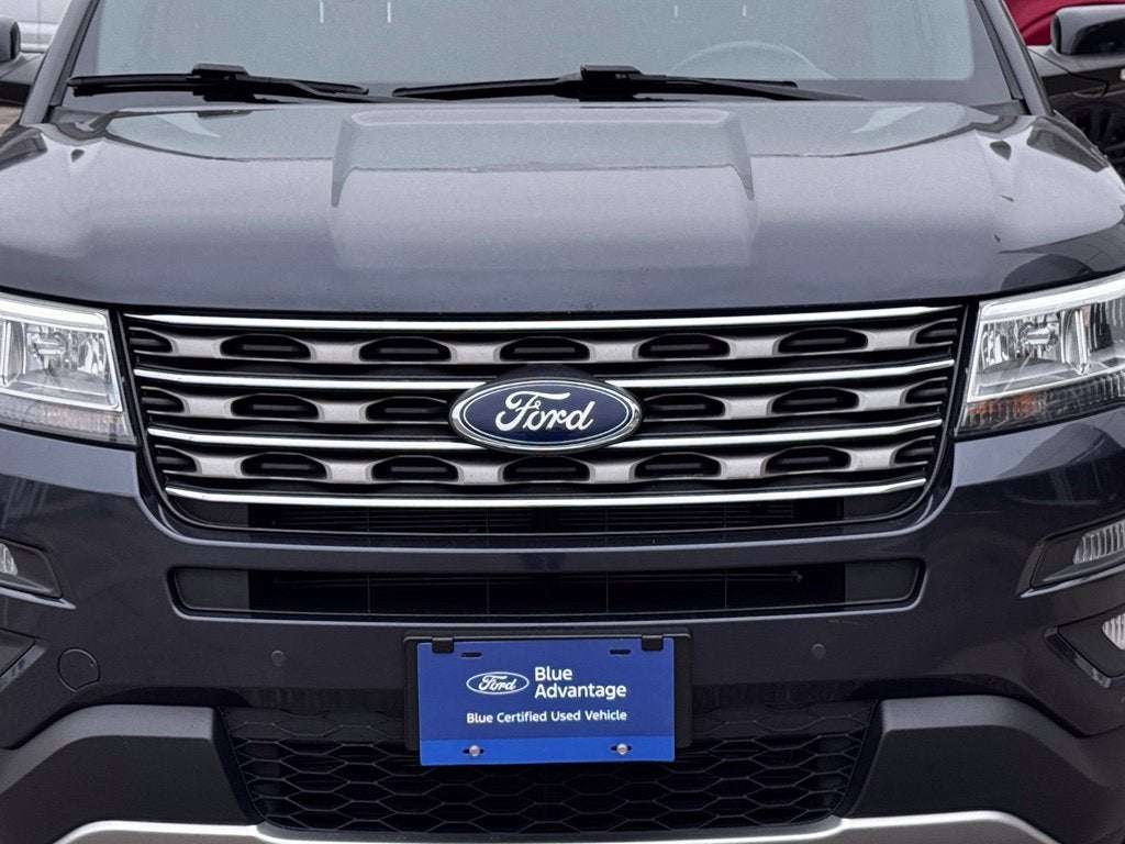 2017 Ford Explorer XLT w/Heated Steering Wheel + Tow Pkg