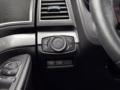 2017 Ford Explorer XLT w/Heated Steering Wheel + Tow Pkg