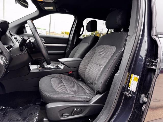 2017 Ford Explorer XLT w/Heated Steering Wheel + Tow Pkg