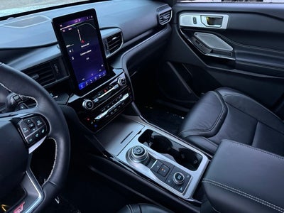 2022 Ford Explorer ST w/ Twin Panel Moonroof + Adaptive Cruise