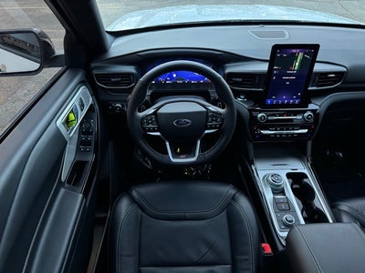 2022 Ford Explorer ST w/ Twin Panel Moonroof + Adaptive Cruise