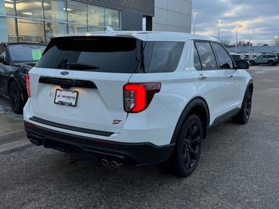 2022 Ford Explorer ST w/ Twin Panel Moonroof + Adaptive Cruise