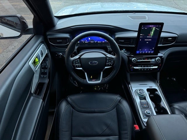 2022 Ford Explorer ST w/ Twin Panel Moonroof + Adaptive Cruise