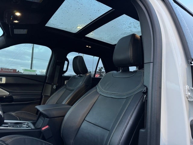 2022 Ford Explorer ST w/ Twin Panel Moonroof + Adaptive Cruise