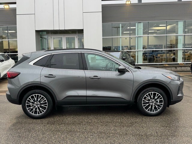 2026 Ford Escape Plug-In Hybrid Base w/Tow Pkg + 360 Camera
