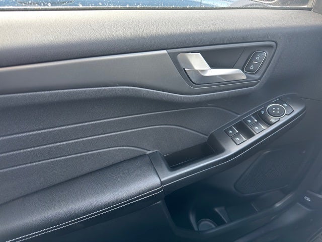 2026 Ford Escape Plug-In Hybrid Base w/ Tow Pkg & Panoramic Roof