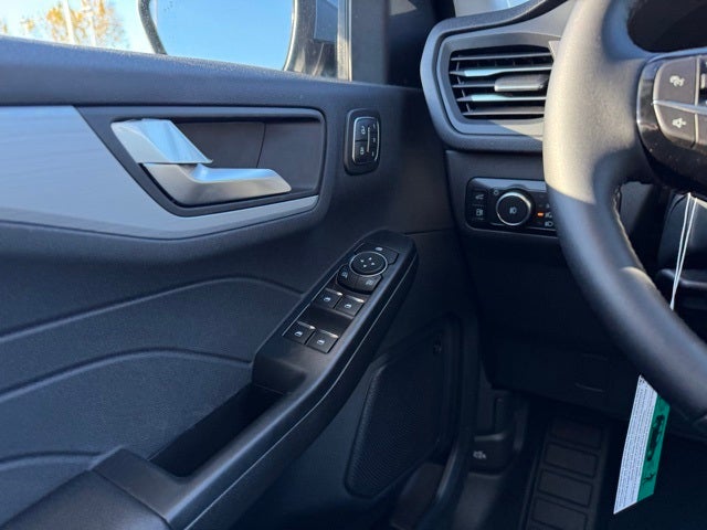 2026 Ford Escape Plug-In Hybrid Base w/ Tech Pkg & Tow Pkg