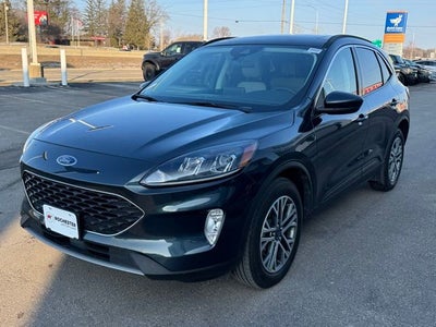 2022 Ford Escape SEL w/ Panoramic Moonroof + Trailer Tow Package