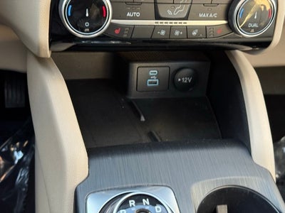 2022 Ford Escape SEL w/ Panoramic Moonroof + Trailer Tow Package