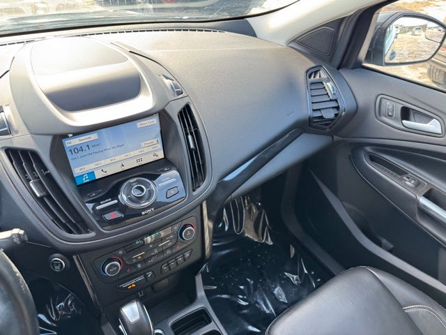 2019 Ford Escape Titanium w/ Heated Steering Wheel + Tow Package