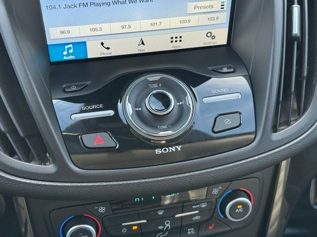 2019 Ford Escape Titanium w/ Heated Steering Wheel + Tow Package