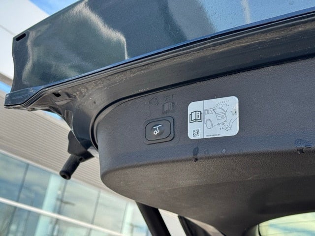 2019 Ford Escape Titanium w/ Heated Steering Wheel + Tow Package