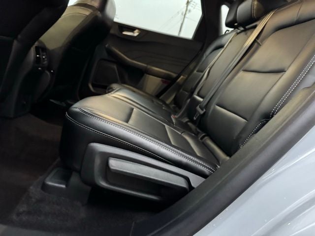 2025 Ford Escape Platinum w/ Adaptive Cruise + Heated Steering Wheel