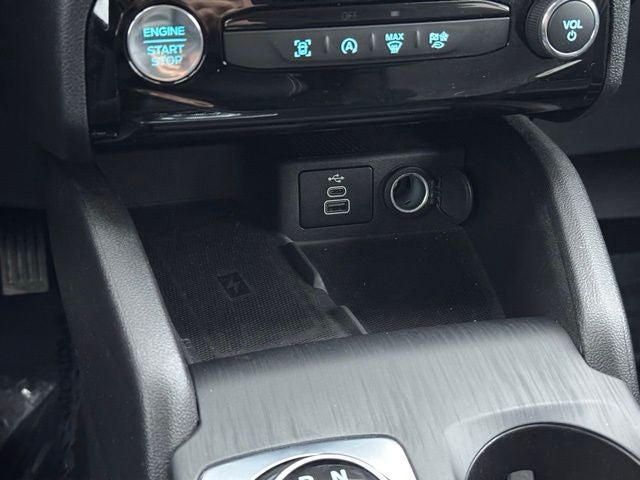 2025 Ford Escape Platinum w/ Adaptive Cruise + Heated Steering Wheel