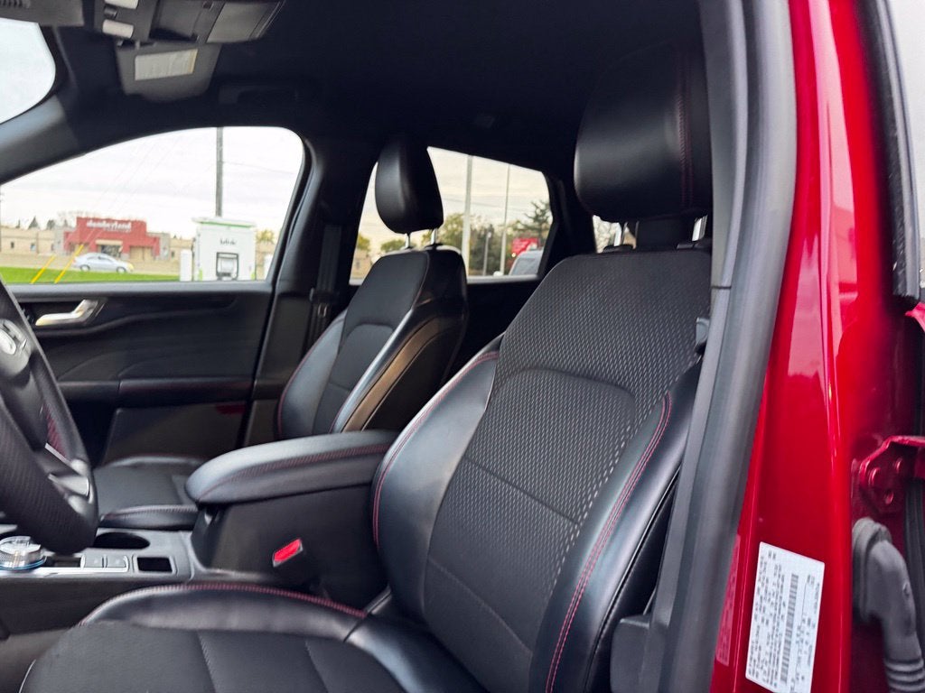 2024 Ford Escape ST-Line w/Heated Steering Wheel + Adaptive Cruise
