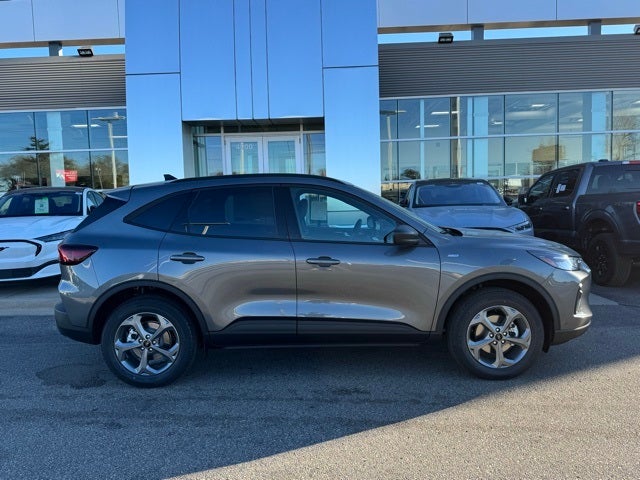 2026 Ford Escape ST-Line w/ Sunroof