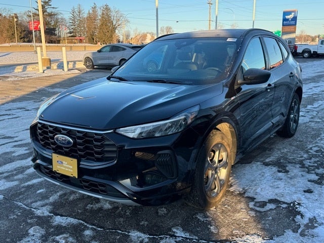 2023 Ford Escape ST-Line w/ Panoramic Moonroof + Adaptive Cruise
