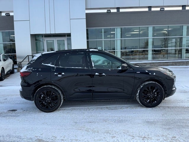 2023 Ford Escape Hybrid ST-Line Elite w/ Panoramic Moonroof + Head-Up Display