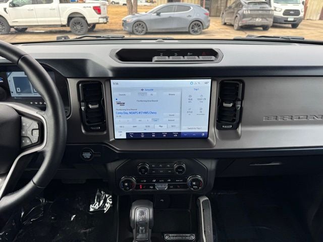 2023 Ford Bronco Outer Banks w/ Heated Steering Wheel + Navigation