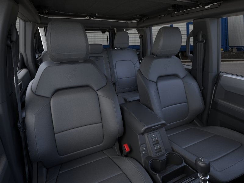 2025 Ford Bronco Big Bend w/Heated Front Seats + Sasquatch Pkg