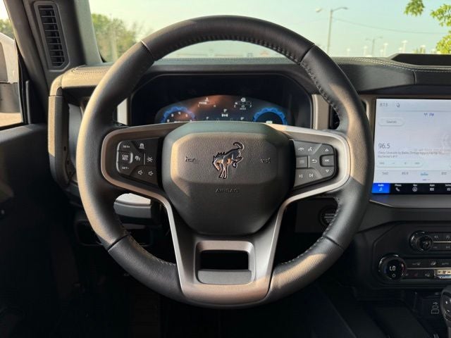 2026 Ford Bronco Outer Banks w/Sinister Bronze Pkg