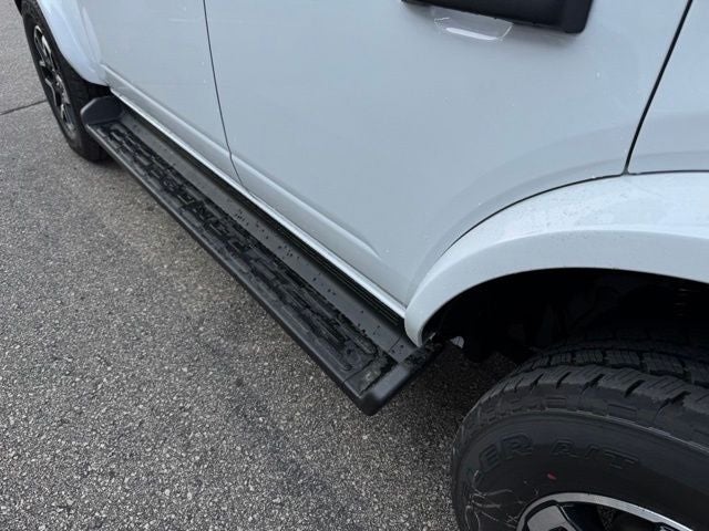 2026 Ford Bronco Outer Banks w/Sinister Bronze Pkg