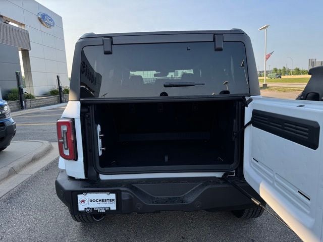 2026 Ford Bronco Outer Banks w/Sinister Bronze Pkg