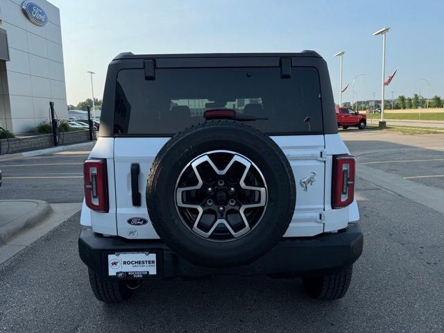 2026 Ford Bronco Outer Banks w/Sinister Bronze Pkg