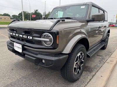 2026 Ford Bronco Outer Banks w/Heated Steering Wheel + Adaptive Cruise
