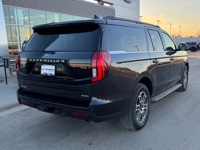 2025 Ford Expedition Max Active w/ Panoramic Moonroof + 8 Passenger Seating (2nd R