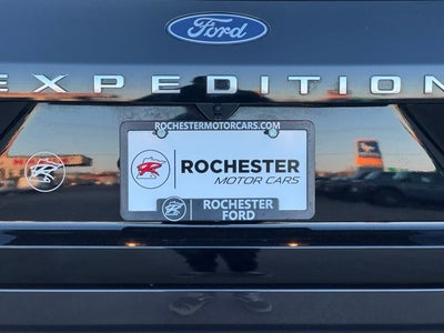 2025 Ford Expedition Max Active w/ Panoramic Moonroof + 8 Passenger Seating (2nd R