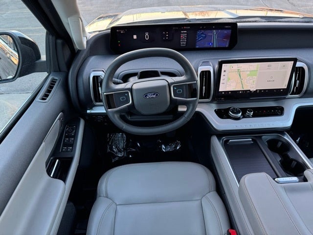 2025 Ford Expedition Max Active w/ Panoramic Moonroof + 8 Passenger Seating (2nd R