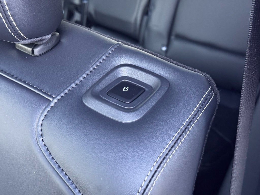2026 Ford Expedition Max Platinum w/Stealth App Pkg