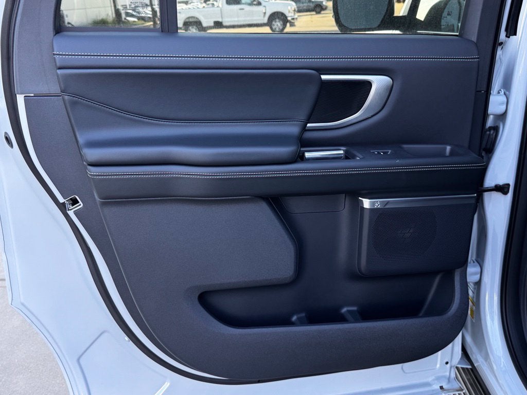 2026 Ford Expedition Max Platinum w/Stealth App Pkg