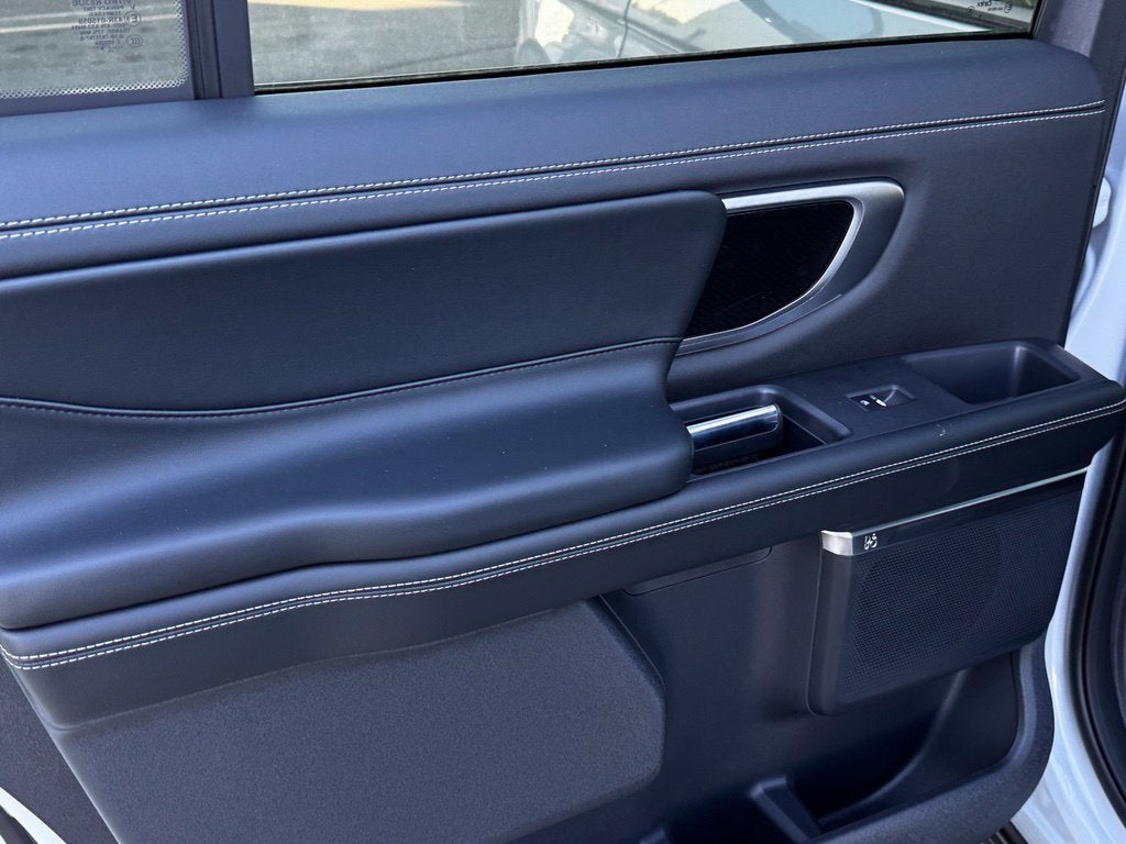 2026 Ford Expedition Max Platinum w/Stealth App Pkg