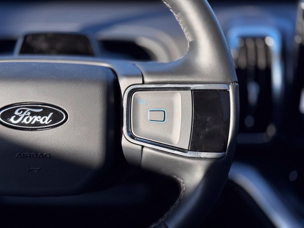 2026 Ford Expedition Max Platinum w/Stealth App Pkg