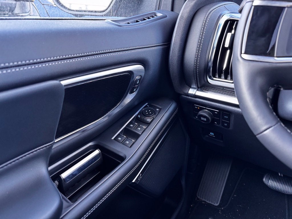 2026 Ford Expedition Max Platinum w/Stealth App Pkg