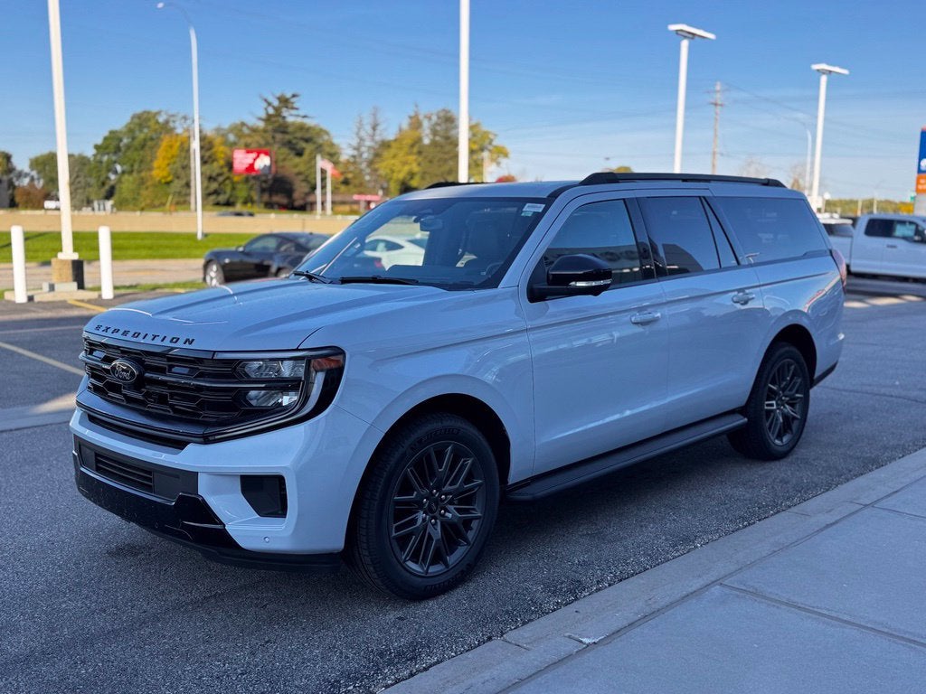 2026 Ford Expedition Max Platinum w/Stealth App Pkg