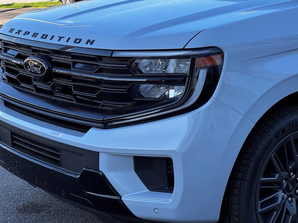 2026 Ford Expedition Max Platinum w/Stealth App Pkg